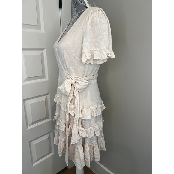 Gorgeous Lulu’s Ruffle Cream Dress sz Small - Picture 4 of 7